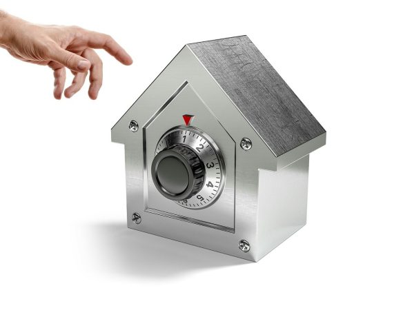 ¡Descubre cómo evitar las estafas inmobiliarias y proteger tu inversión con Arango Pinilla Inmobiliaria!