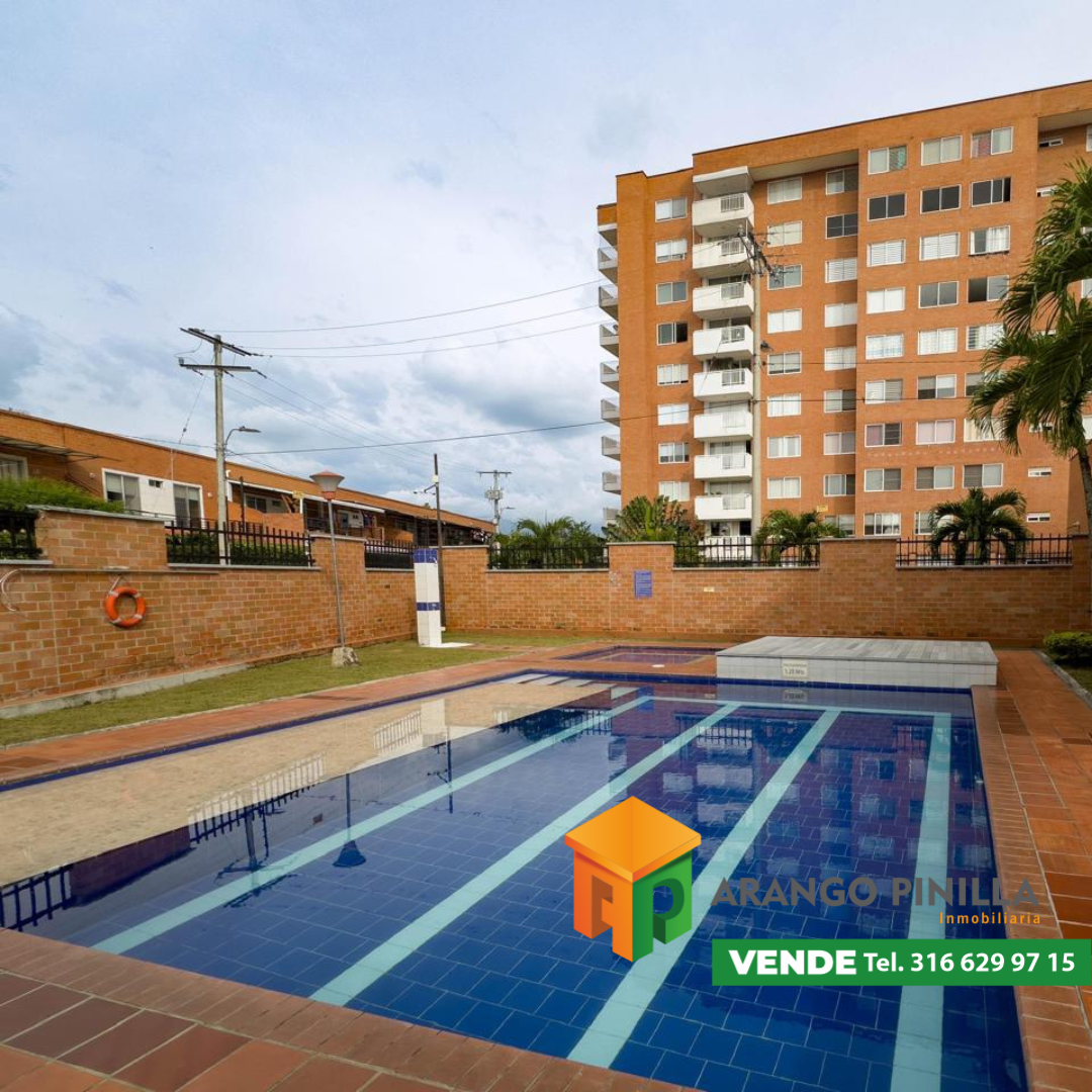 En Venta: Preciosa Casa de Dos Pisos en Exclusivo Conjunto Residencial